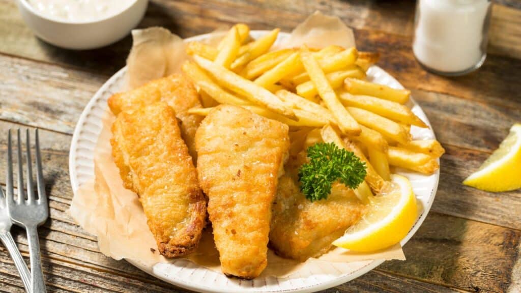 Photo showing a plate of fish and chips.