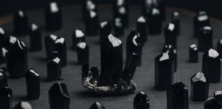 A Close Up Photograph Of Black Anatase Crystals Sh Gqzqlligssuljumks6q3yg Wytkztbnt62 Dnmm3pj02g