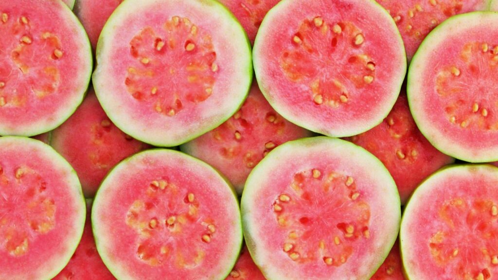 Photo fo sliced guava
