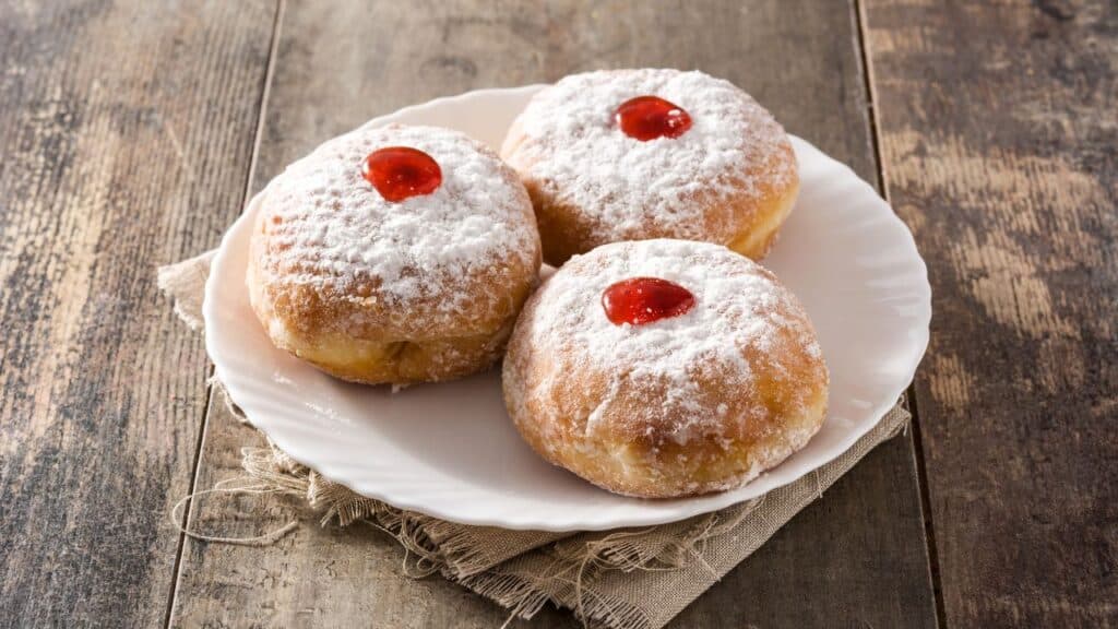 A plate of sufganiyot